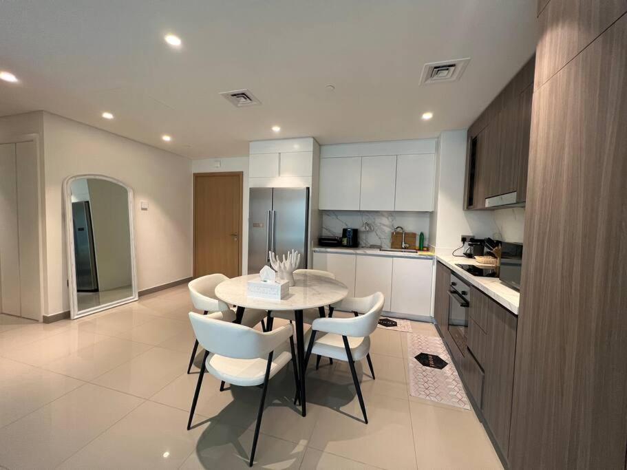 Apartment Luxstay - 2 Bedroom With Sea View In Vista Harbour