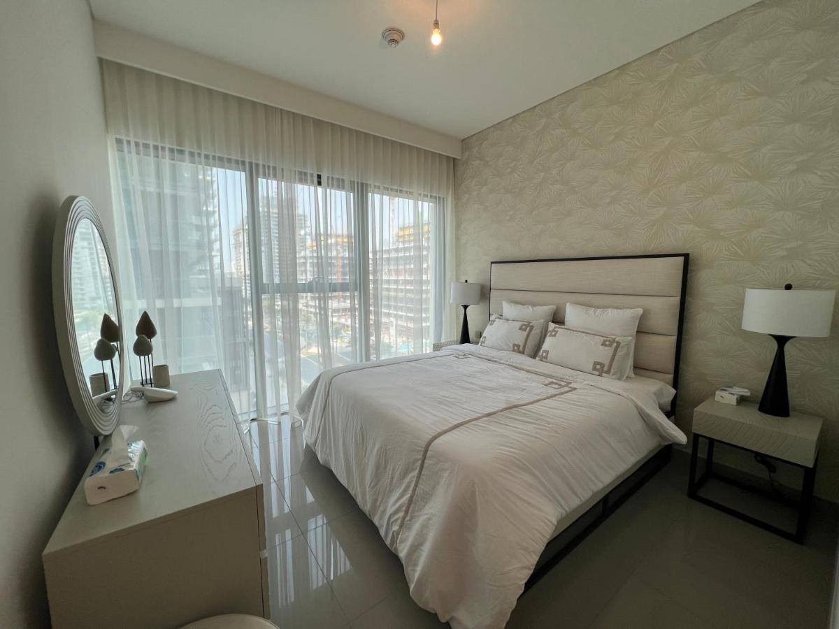 Apartment Luxstay - 2 Bedroom With Sea View In Vista Harbour Dubai