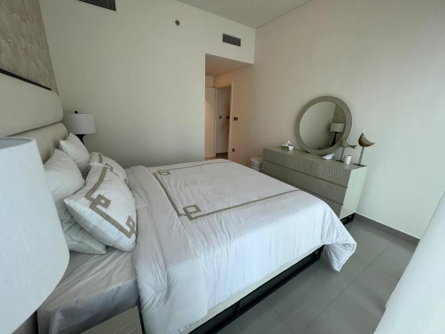Luxstay - 2 Bedroom With Sea View In Vista Harbour Apartment