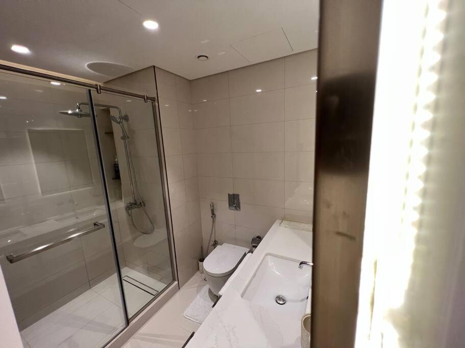 Luxstay - 2 Bedroom With Sea View In Vista Harbour Apartment Dubai